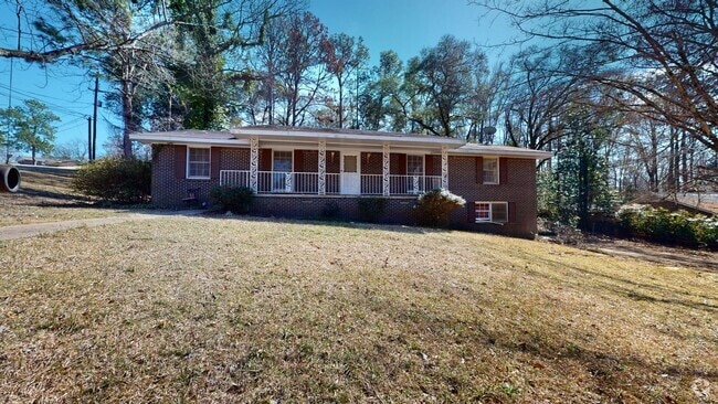 Building Photo - Roomy 3/2, quiet neighborhood/Lawncare inc... Rental