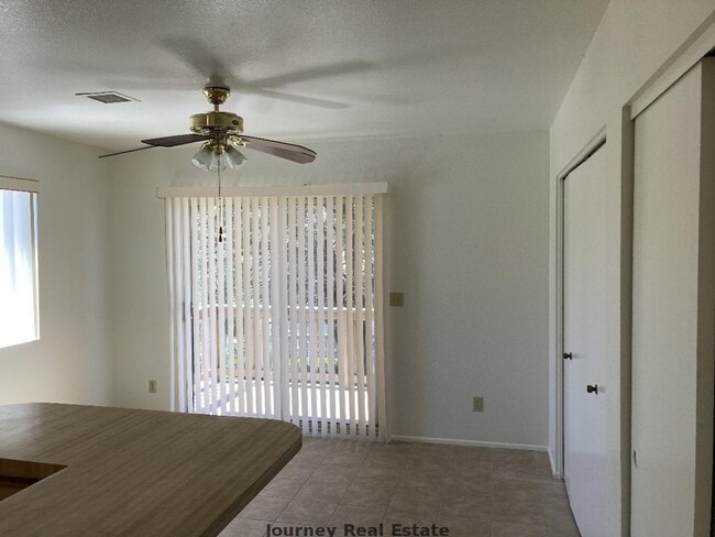 Photo - 3175 Shoshone Dr Unidad 3175 Shoshone Dr  2-E