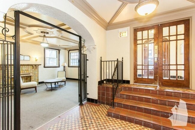 Photo - 2536 N Sawyer Ave