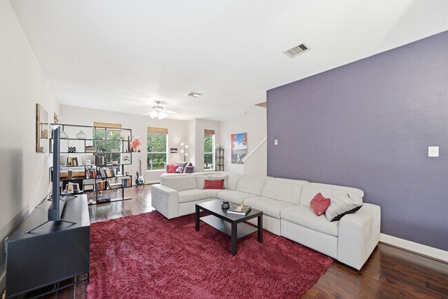 Photo - 1716 Elgin St