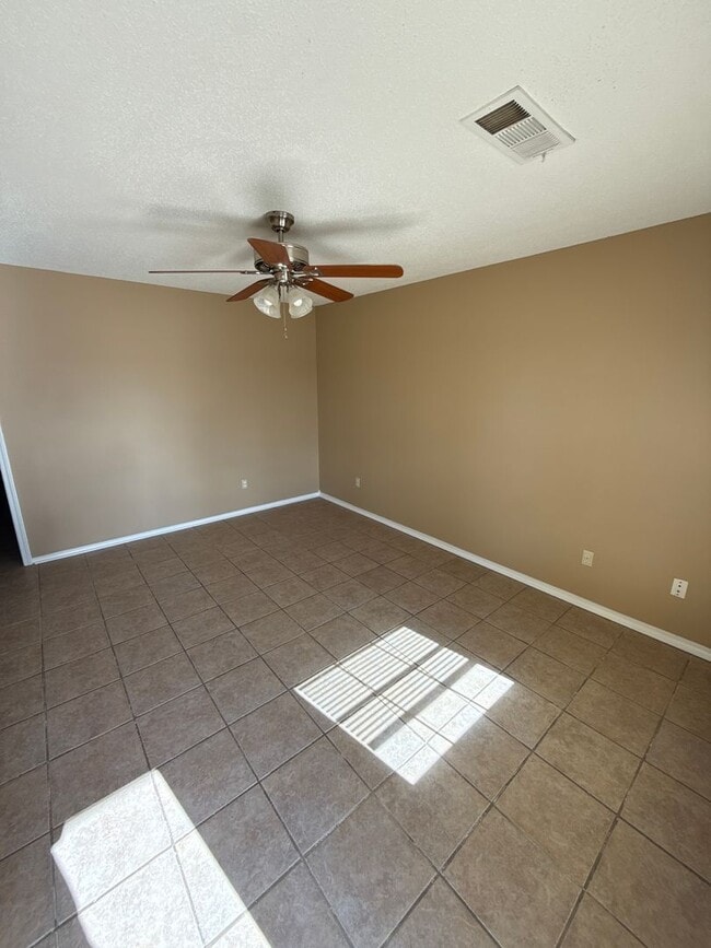 Photo - 1501 E 13th St