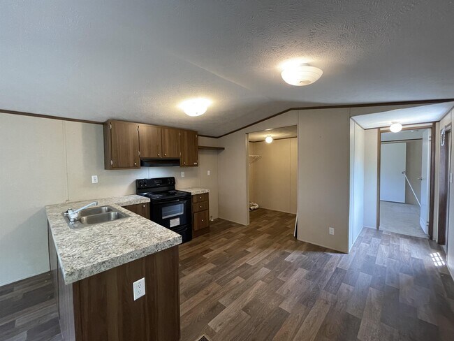 Photo - 526 W Walters Blvd