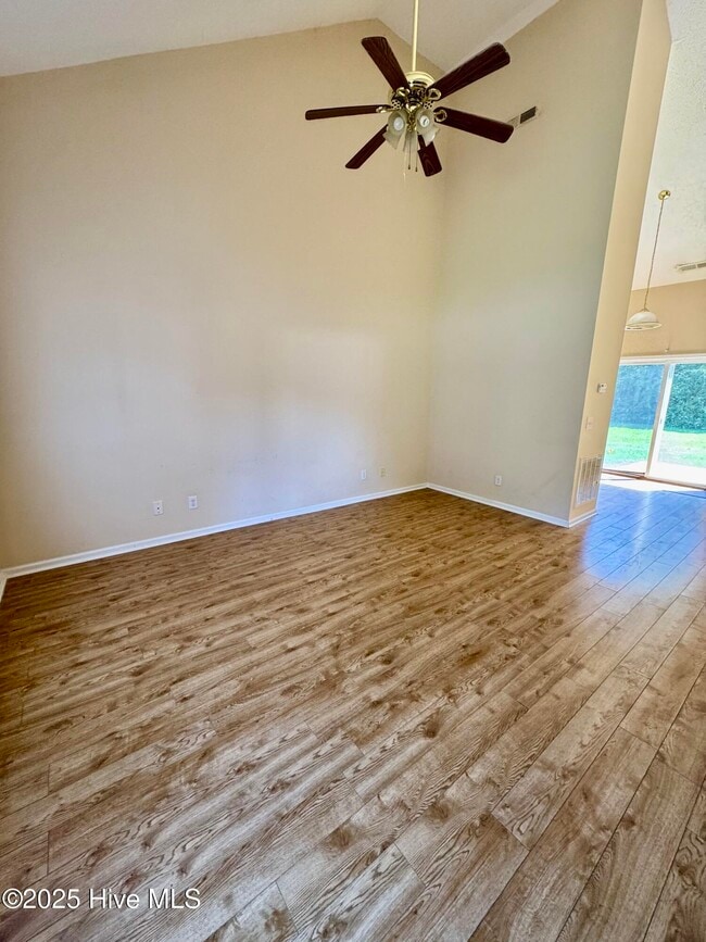 Photo - 1127 Brownlea Dr