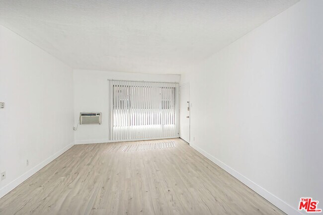 Photo - 428 S Wilton Pl Unidad 5