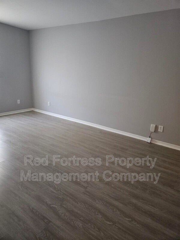 Photo - 130 Zenith Cir