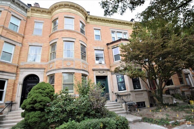 Building Photo - 1736 Beacon St Rental