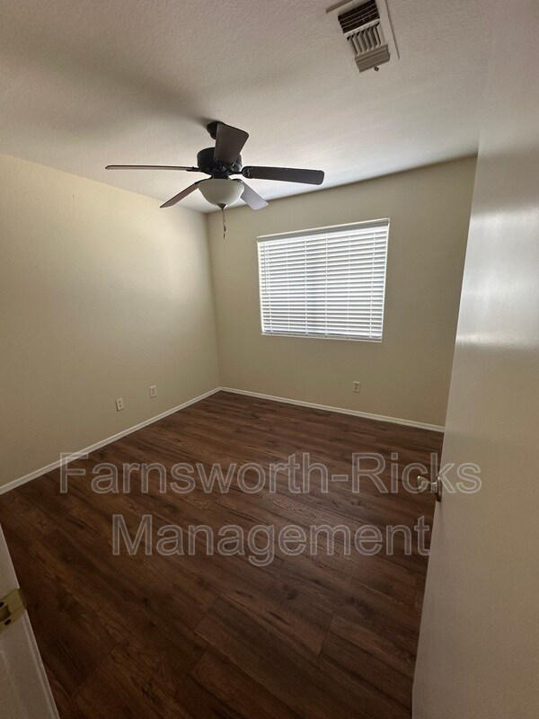 Photo - 5730 E Holmes Ave
