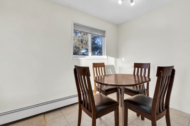 Photo - 10609 102 St Unit 402