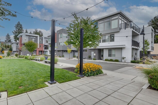 Photo - *Beautiful Modern 3 Bed Kirkland Townhome Available Now!*