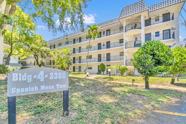 Building Photo - 3360 Spanish Moss Terrace Unit 408