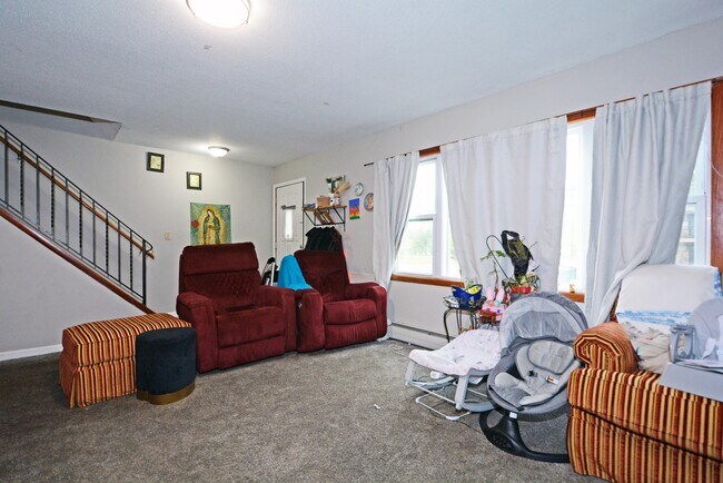 Photo - 214 42nd Ave NE
