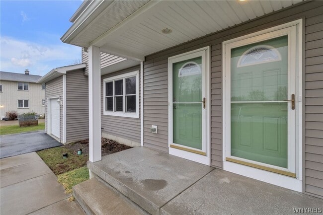 Photo - 940 Reserve Rd