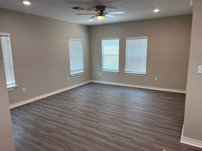 Photo - 312 E Watson St Unidad B