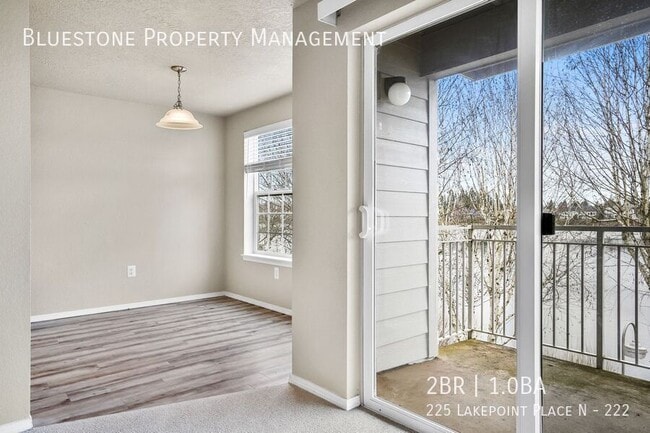 Building Photo - 225 Lakepoint Pl N Unit 222