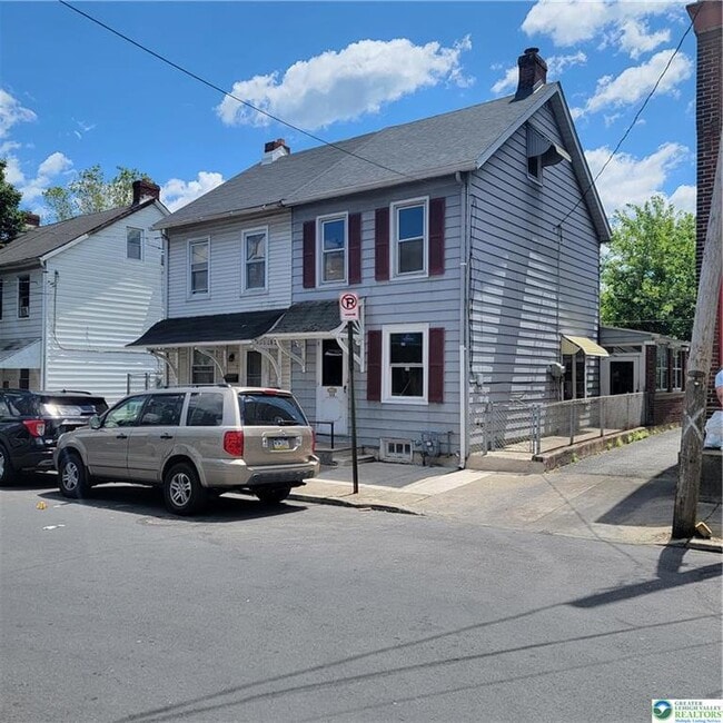 Photo - 132 W Chew St