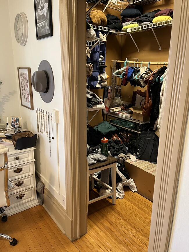 Vestidor - 2744 Fremont Ave S Unidad Apt. 1