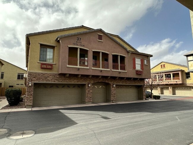 Building Photo - 1350 S Greenfield Rd