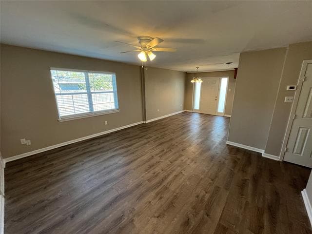 Photo - 926 Warren Way