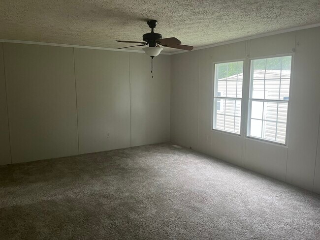 Spacious master bedroom - 1901 John Hall Rd