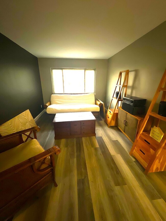 Photo - Charming 1-Bedroom Apartment Near JFK – Prime Location!