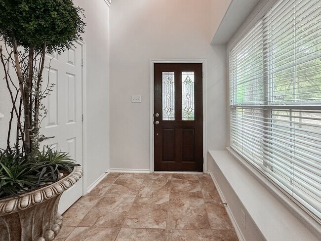 3 Fairlee Ct