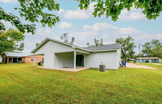 513 W Rose Ave