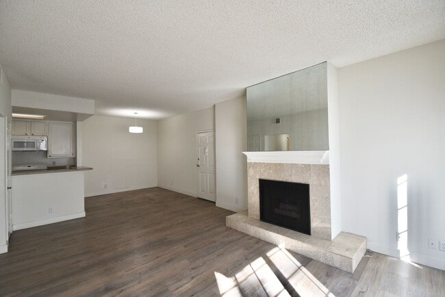 Photo - 11594 Moorpark St Unidad 104