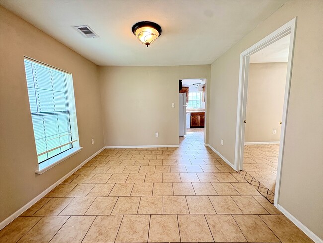 Building Photo - 2505 Avenue E Rental