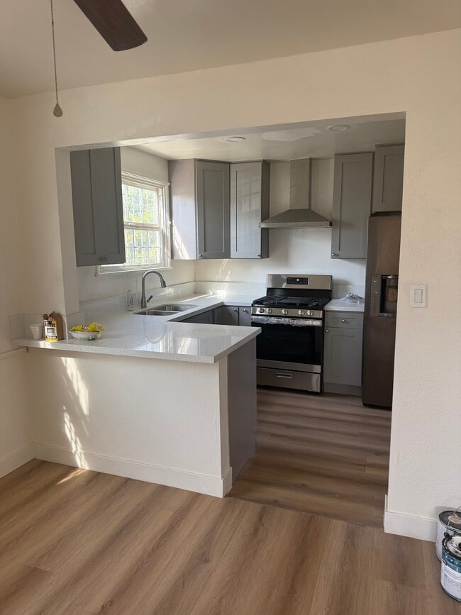 Building Photo - 10329 S Wilton Pl Unit 10329 S. Wilton Pl