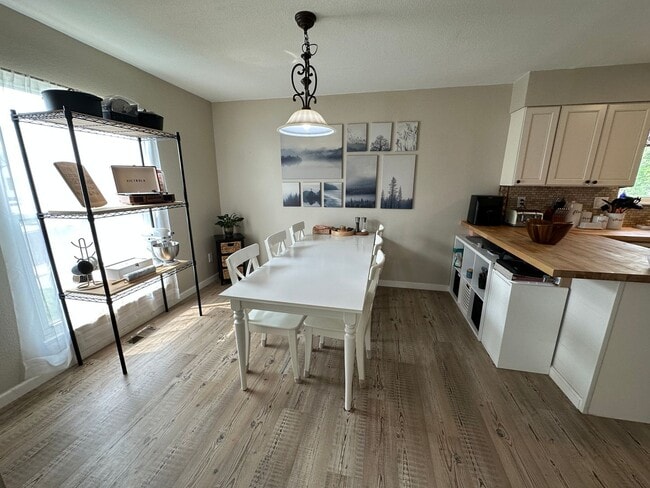 Photo - 4 BED 2 BATH HOME CLOSE TO PETERSON AFB & SCHRIEVER AFB!
