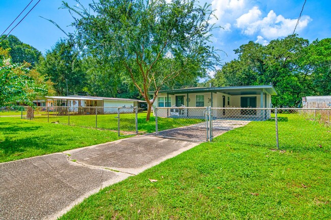 Photo - 613 Edgecliff Dr