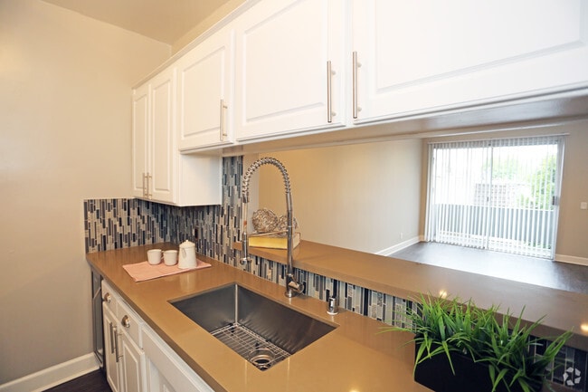 1BR, 1BA-Kitchen