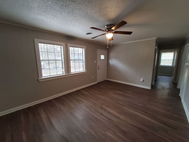 Photo - 6884 Ensign Rd