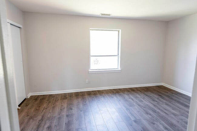 Photo - Woodcrest Village