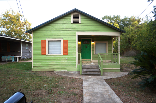 Photo - 1034 Pandora St House