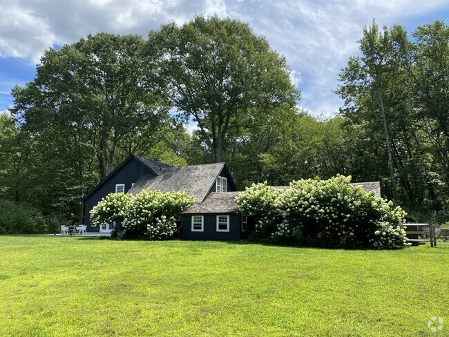 Building Photo - 18 Bear Burrow Rd Rental