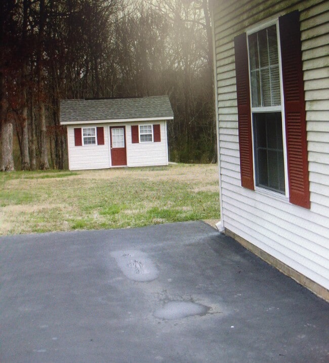 Photo - 103 W Dell Rd