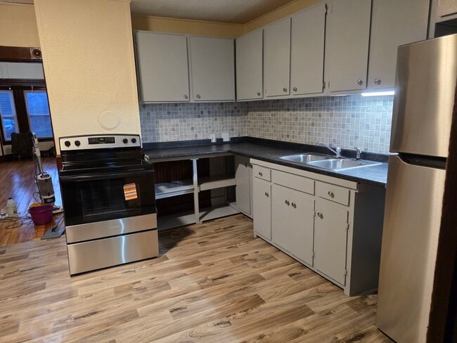 Building Photo - 39 Green St Unit 102
