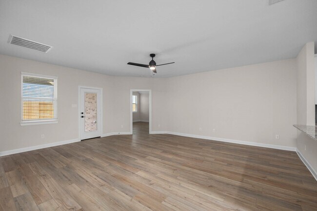 Photo - 1931 June Lk Ln