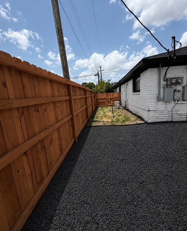 Photo - 3702 Cochran St