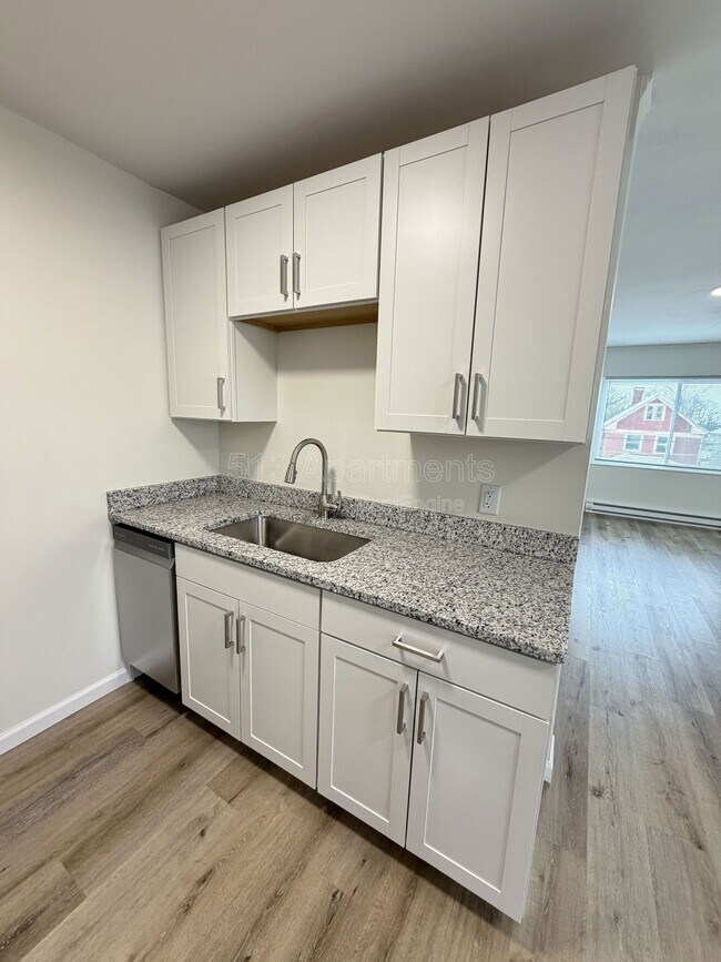 Photo - 1653 Jonathan Ave Unit 4