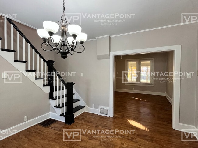 Photo - 370 S Main St