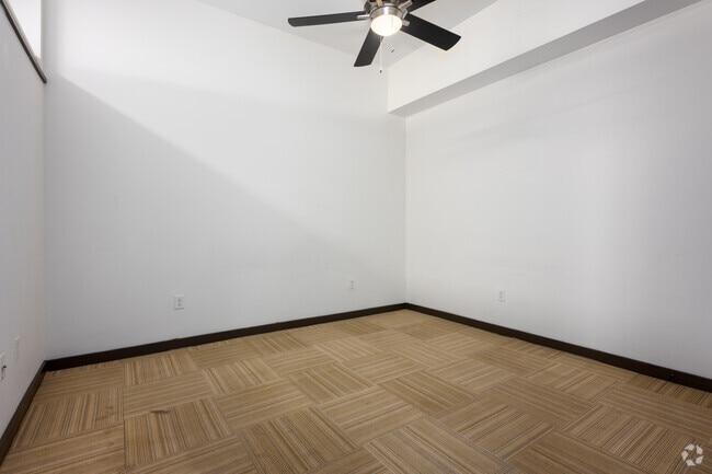 1BR, 1BA - 780SF - Bedroom