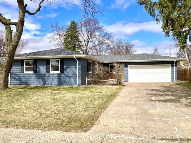 616 E Fillmore Ave