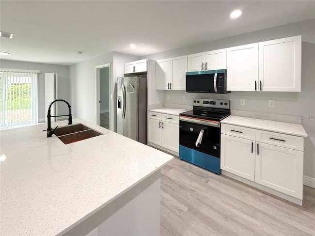 Photo - 608 Cougar Blvd