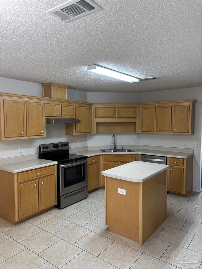 Photo - 5687 Sweet Birch Ln