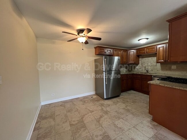 Photo - 37 Tonset Ct