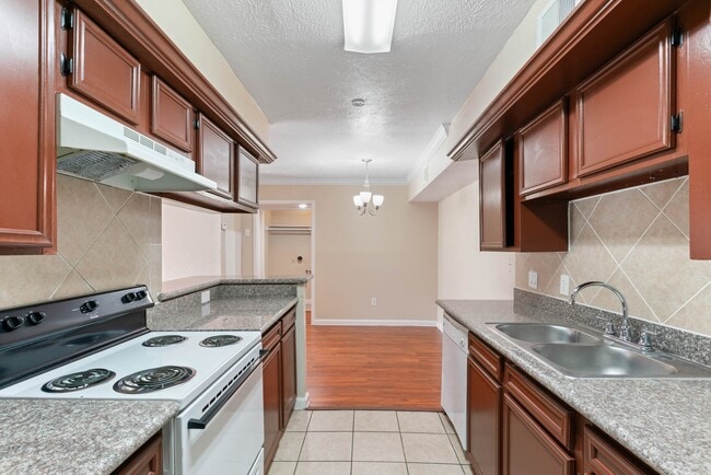 Photo - 6819 Cook Rd Unidad True