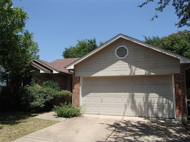 Photo - 208 Juniper Dr