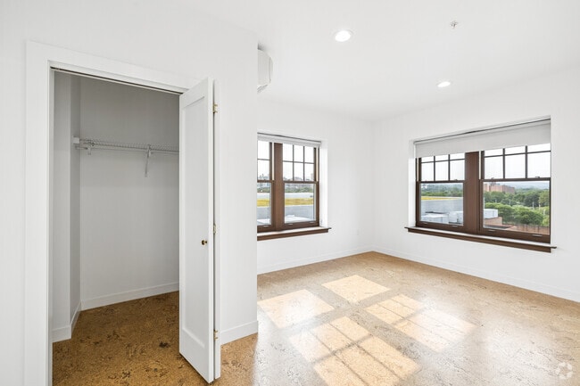 2BR, 2BA - 1,183SF - Primary Bedroom